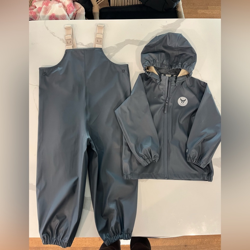 Wheat kids rain suit NWOT